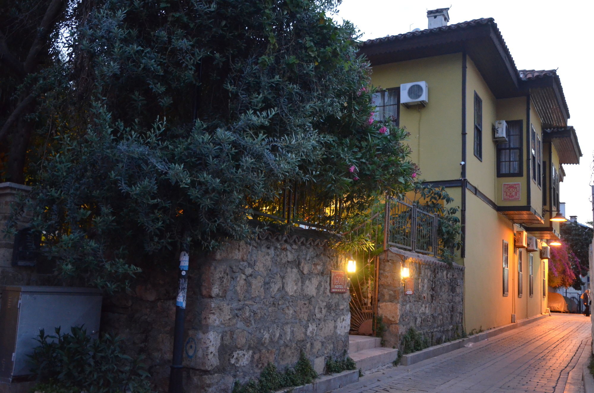 Kaleici Lodge Aparts Antalya Exterior photo